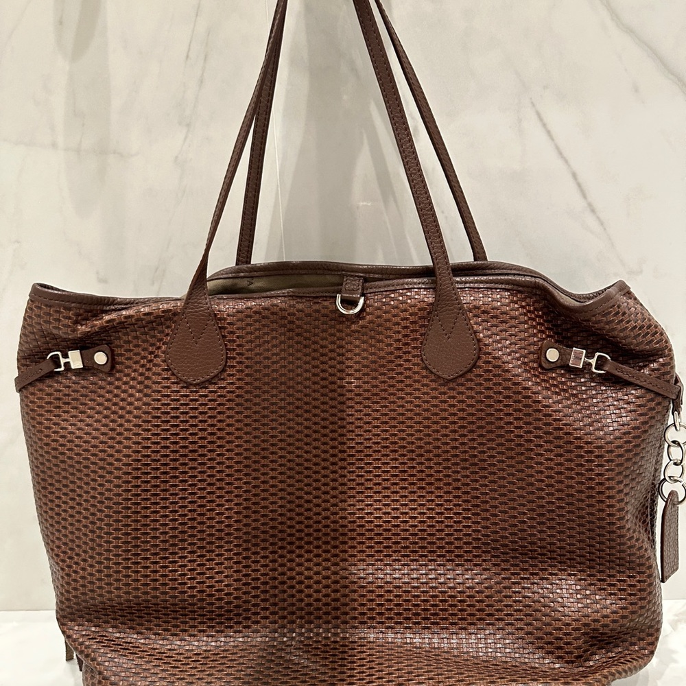 Acosta brown leather bag.
